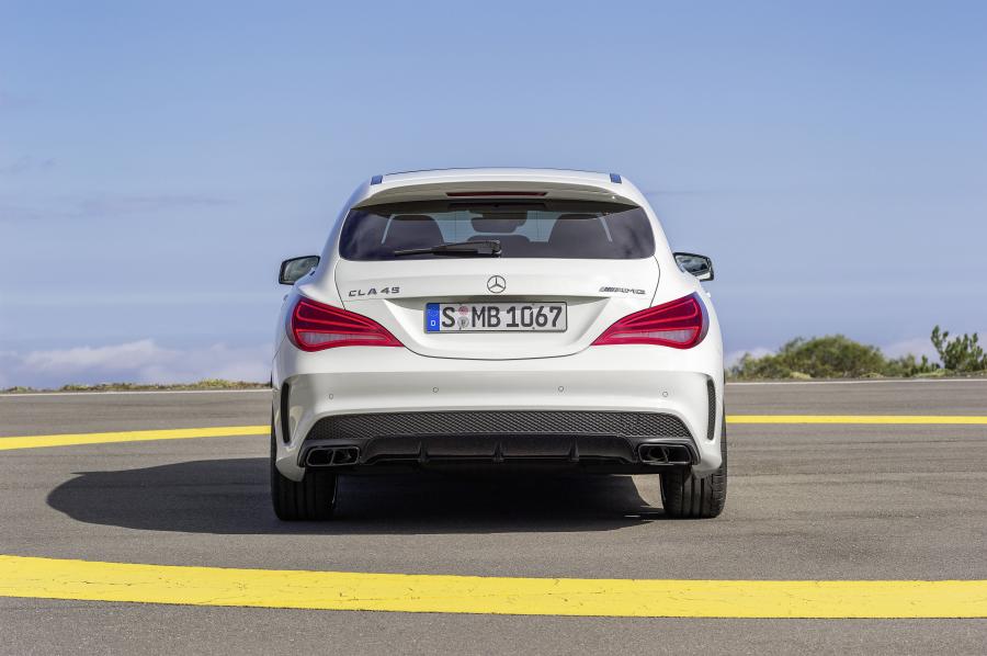  Mercedes-AMG CLA45 Shooting Brake 2015 года  (фото 15 из 32)